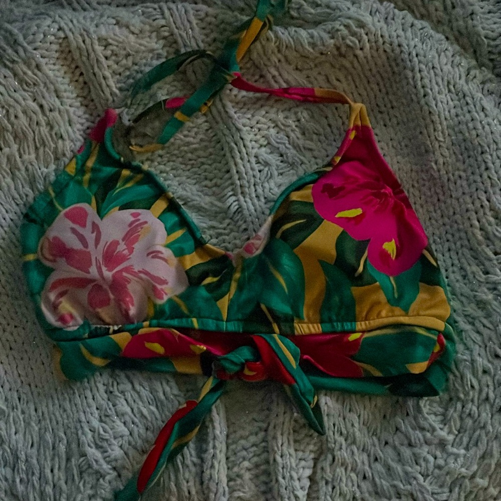 Juniors bikini top